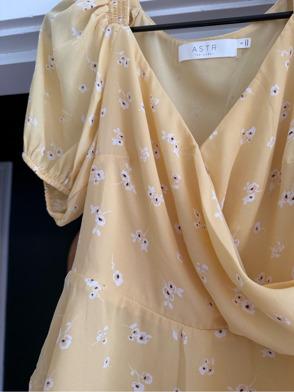 Yellow Floral Puff Sleeve Wrap Top - Size S - Picture 3 of 4